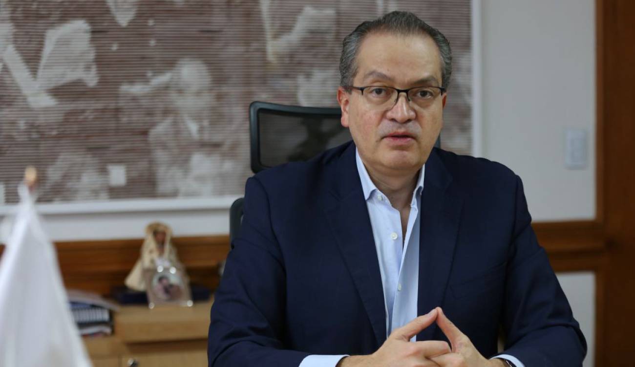 Consulta popular Fernando Carrillo: "A Colombia le sobran ...