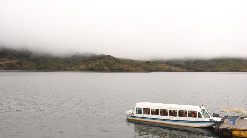 El embalse de Chuza cuenta con cerca de 230 millones de metros cúbicos de agua, líquido que es transportado por varios túneles de 32 kilómetros hacia el embalse de San Rafael. De Chingaza salen cerca de 14 metros cúbicos por segundo de agua El embalse de Chuza cuenta con cerca de 230 millones de metros cúbicos de agua, líquido que es transportado por varios túneles de 32 kilómetros hacia el embalse de San Rafael. De Chingaza salen cerca de 14 metros cúbicos por segundo de agua