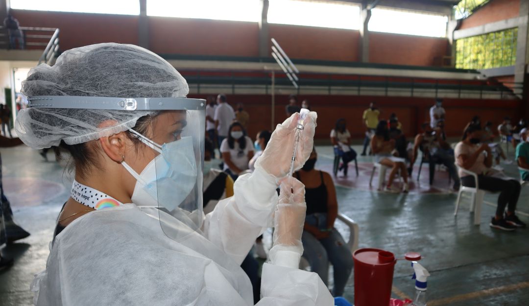 Vacunación covid-19 en Risaralda: Unifican etapas de vacunación para covid  en 12 municipios de Risaralda | Pereira | Caracol Radio