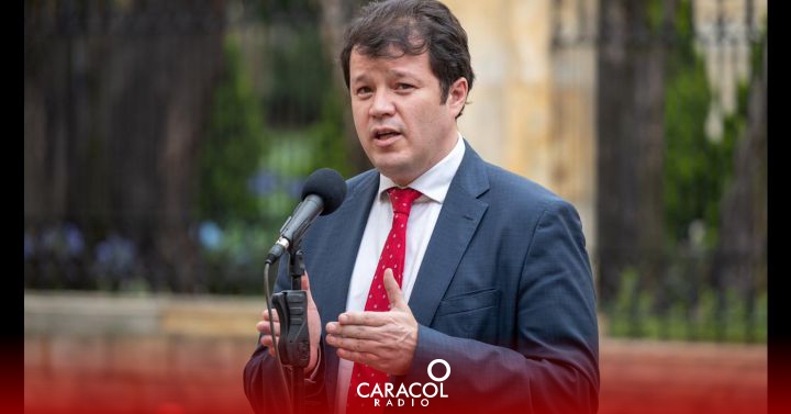 Filtración contrato vacunas COVID-19 Colombia: Pfizer escaló filtración de contratos al área legal en Nueva York | 6AM Hoy por Hoy - Vimarsana News