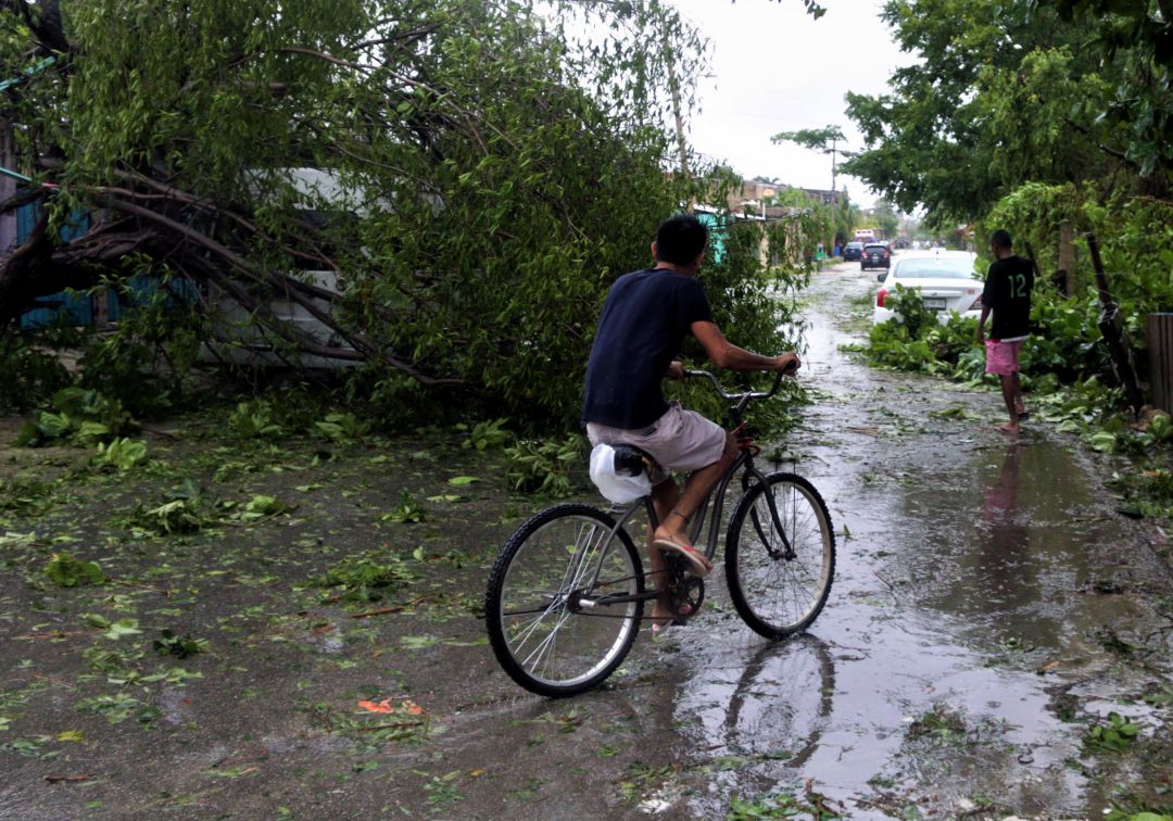 Huracán Grace causa lluvias torrenciales en México