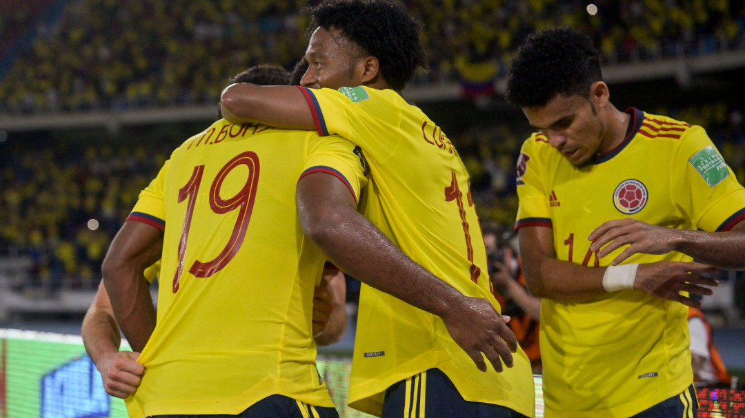 Colombia derrotó a Chile en una mágica noche para Borja y Díaz