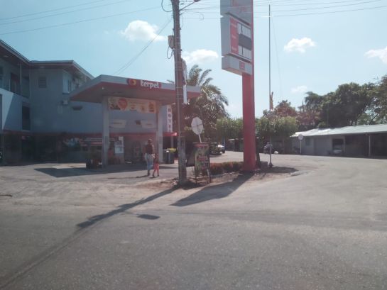 Estación de gasolina del entro poblado de La Esmeralda.