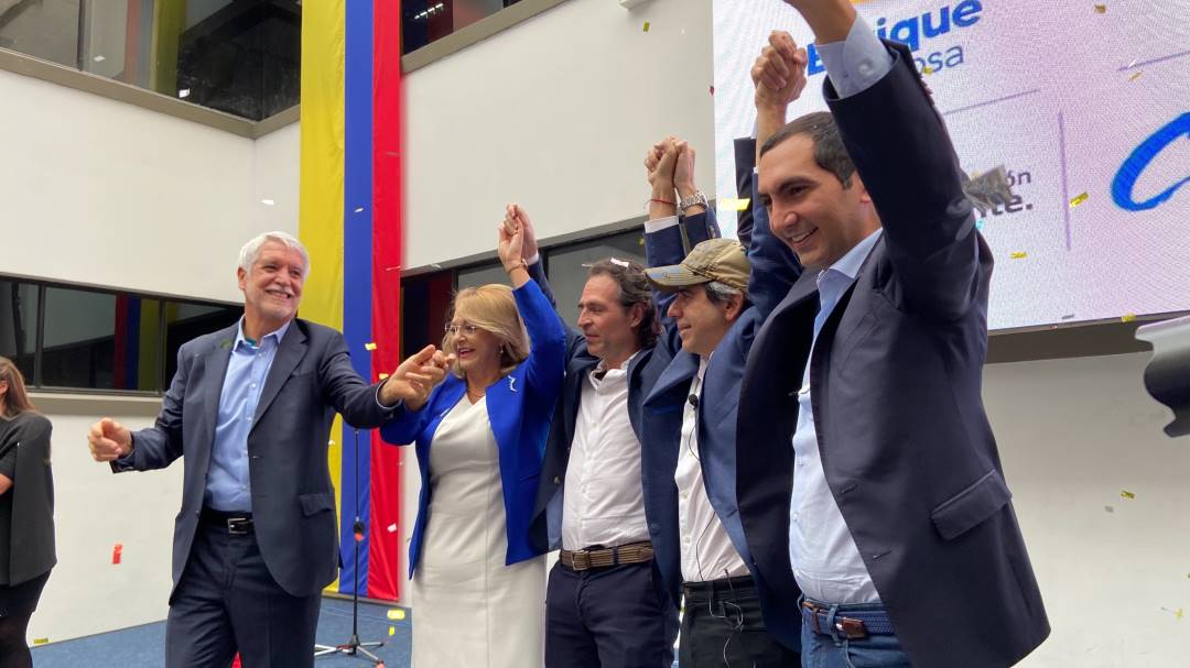 ‘Equipo por Colombia’ inscribe sus precandidatos para consulta de marzo