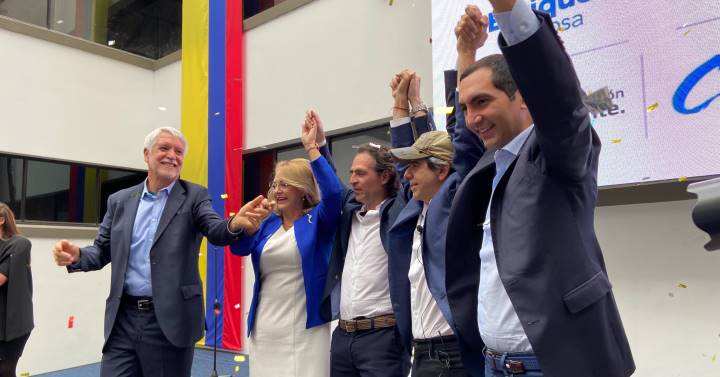 Elecciones 2022: 'Equipo por Colombia' inscribe sus precandidatos para  consulta de marzo | Política | Caracol Radio