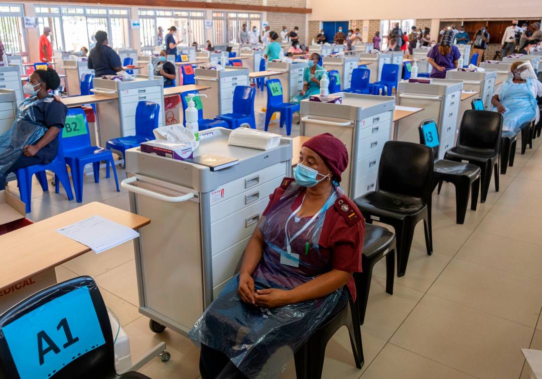 Seis países africanos podrán fabricar sus propias vacunas COVID-19