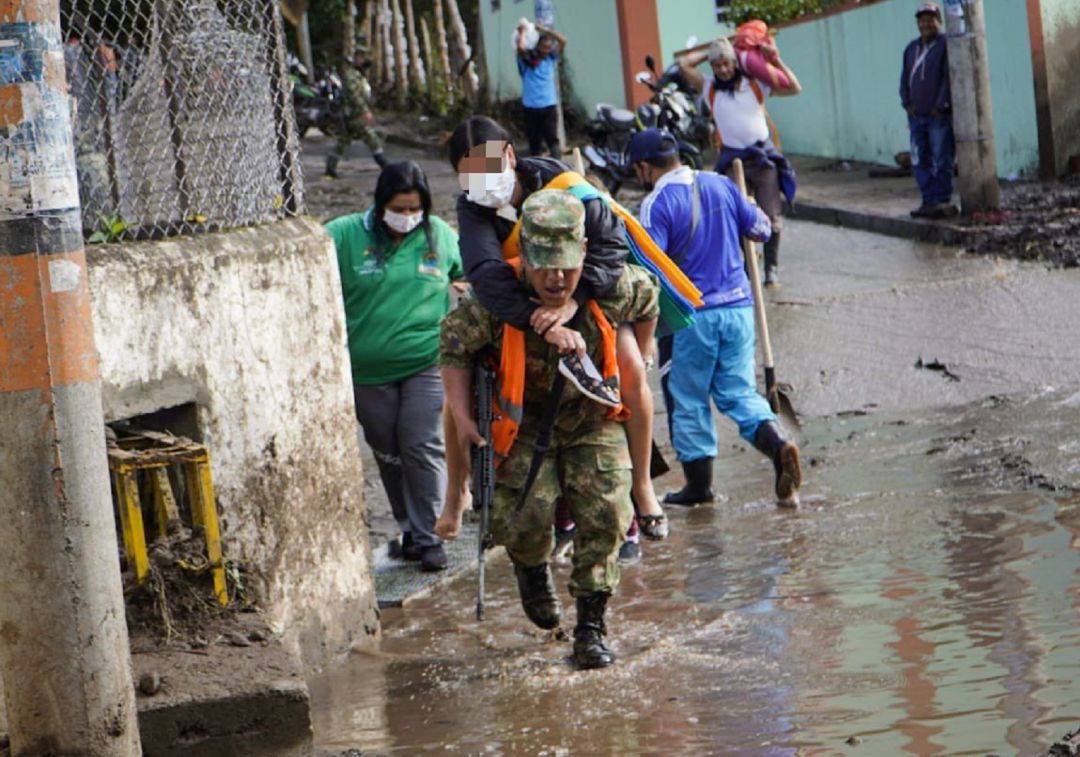 Niña desaparece tras el desbordamiento de una quebrada al norte de Nariño