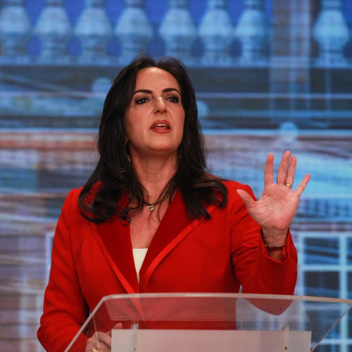 María Fernanda Cabal responde por encuestas y deja críticas a Petro