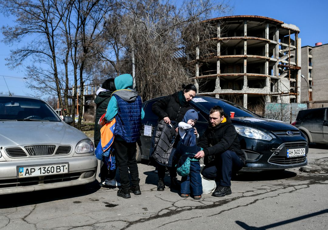 Rusia bombardeó un teatro en Mariupol en el que había cientos de refugiados