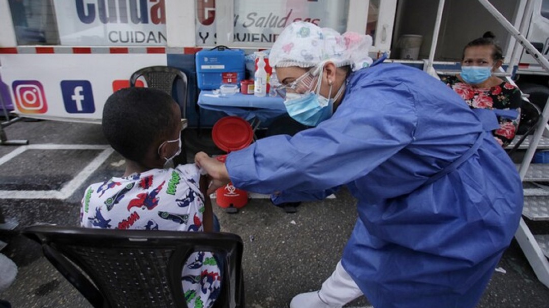 Colombia continúa registrando un incremento leve en los contagios por COVID