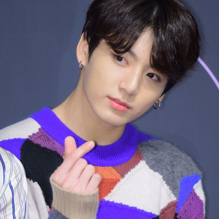 Descubra el origen del corazón que usan en fotos los miembros de BTS