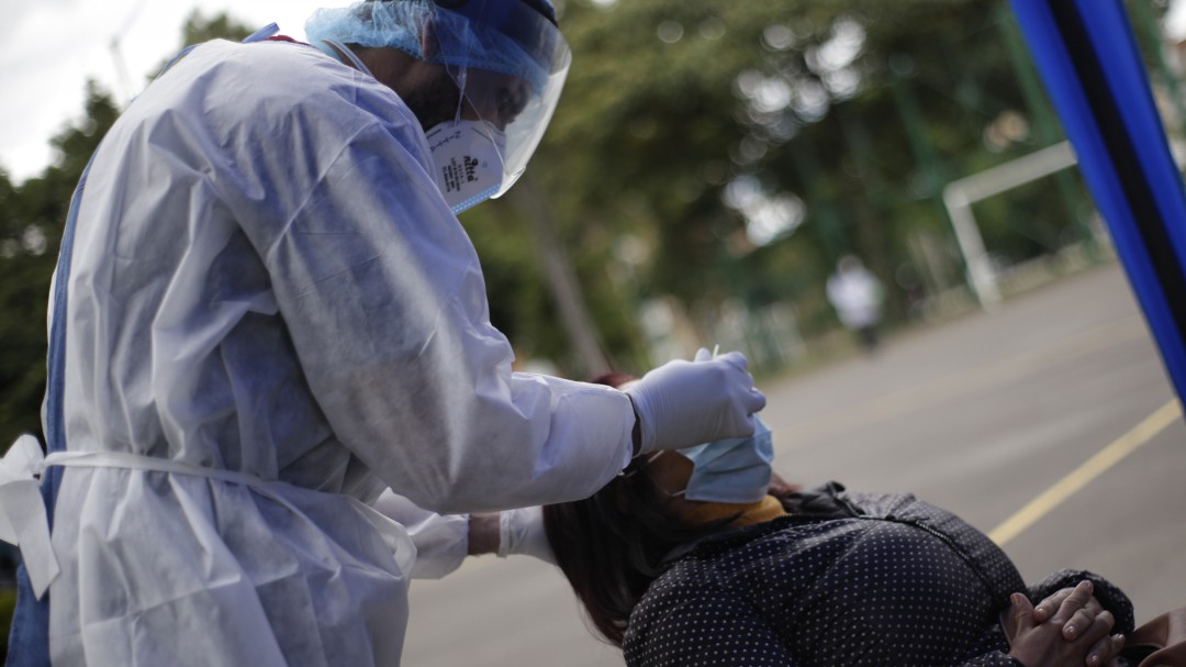 ¿Síntomas de COVID? Conozca los puntos para tomas de pruebas PCR en Bogotá