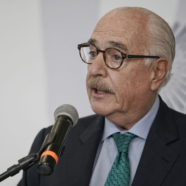 Expresidente Pastrana dice que Petro debería renunciar a su candidatura