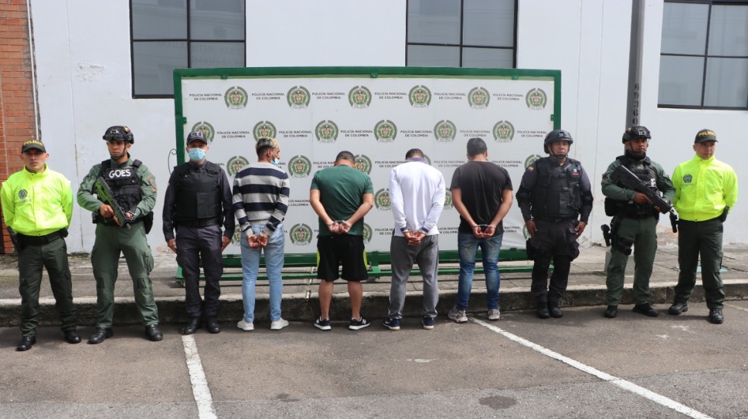 VIDEO: capturan a cinco 'motoladrones'