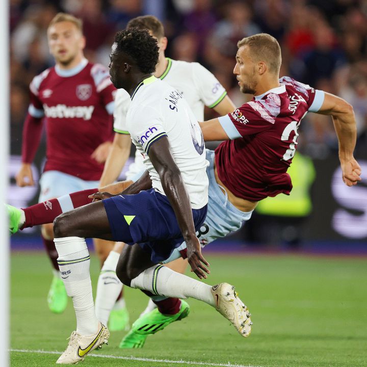 Davinson Sánchez, entre los mejores del Tottenham en empate con West Ham